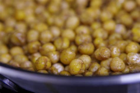 Los fines de semana solemos tener más tiempo libre y cocinar un cocido es una opción maravilla, sobre todo para los meses invernales. Cómo cocinar garbanzos en una olla convencional | Cocina ...