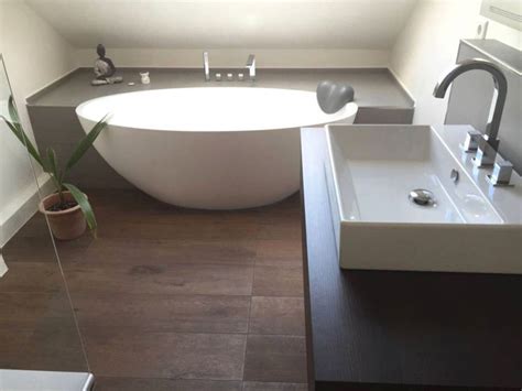 Auch ein kleines bad sollte genügend raum für die wichtigsten utensilien bieten. Image result for eckwanne mit dusche - #Dusche #eckwanne # ...