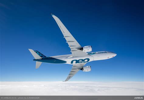 Primer Vuelo Del Airbus A330800neo