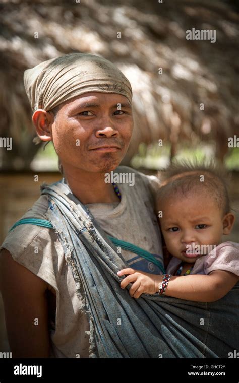 People From The Mangyan Tribe On Mindoro Philippines Stock Photo Alamy