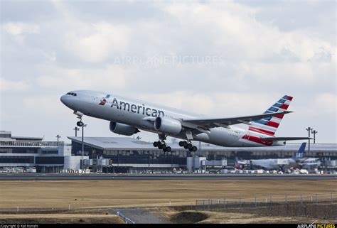 N797an American Airlines Boeing 777 200er At Tokyo Narita Intl