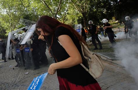 PHOTO GALLERY Turkish Police Teargas Anti Govt Protesters Multimedia