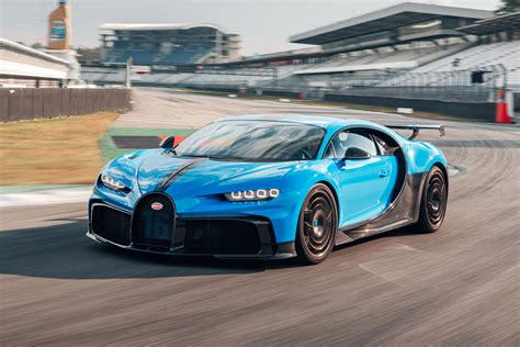 Pricing and which one to buy. Bugatti Chiron Pur Sport - Test drives at the Hockenheimring