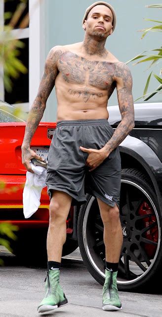 Lodafriq Entertainment Chris Brown Goes Topless And Verbally Aggressive Gimme My F Keys