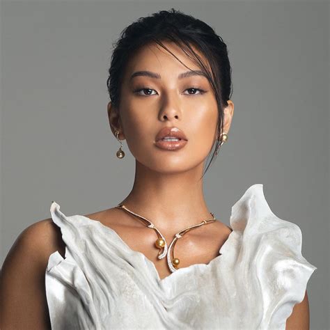 Michelle Dee Turns Into the Pearl of the Orient for Miss Universe