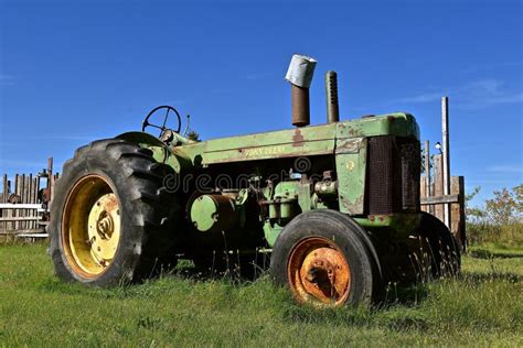 Tractor Viejo De John Deere R Imagen de archivo editorial - Imagen de