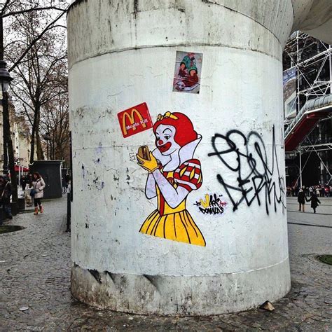 20 Powerful Street Art Pieces That Tell The Uncomfortable