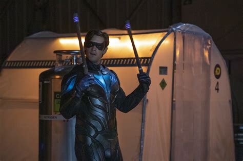 Brenton Thwaites Explains How Nightwing And The ‘titans’ Can Take On Red Hood Mainline Media News