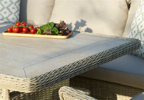 What Material Is Best For An Outdoor Dining Table