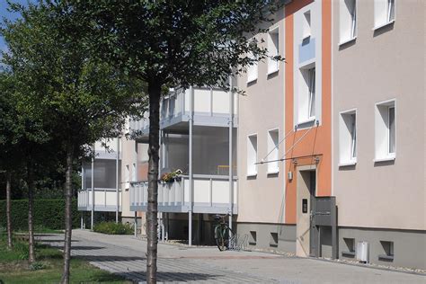 In unseren wohnungen leben viele unserer mieter bereits seit jahrzehnten, und jedes jahr entscheiden sich neue mieter für ein wohnen in unseren wohnungen. Großenhain - Wohnungsgenossenschaft Großenhain