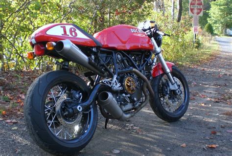 Ducati sport 1000 martini vs. Ducati Ducati Sport 1000 Monoposto - Moto.ZombDrive.COM