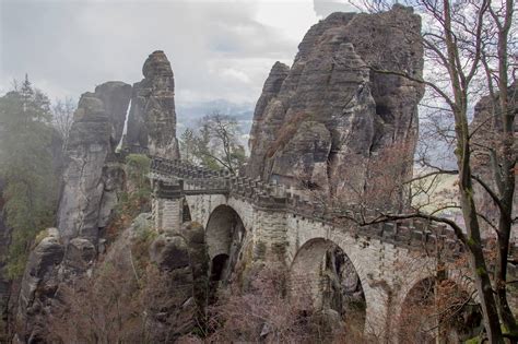 Hoch oben über dem rechten ufer der elbe zwischen dem kurort rathen und stadt wehlen thront eine der meistbesuchten. Rundweg Sächsische Schweiz | Bastei - Kurort Rathen