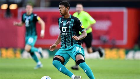 Brentford received a boost in their bid to breakdown the solid swansea defence in the 68th minute when naughton was shown his second yellow card for a late challenge on sergi canos. Gallery | Brentford 3 Swansea City 1 | Swansea