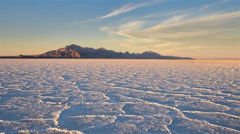 Crystal Horizons The Largest Salt Flats In The World Discovery Uk