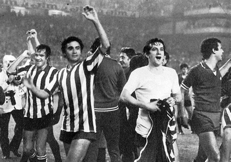 Coppa Uefa 197677 La Prima Della Signora Storie Di Calcio Calcio Coppie Juventus