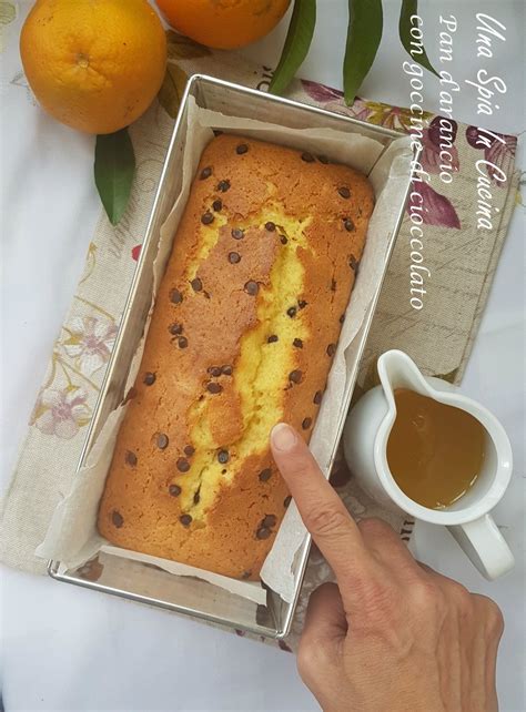 Il pan d'arancio vegano è un morbido dolce tipico della sicilia che ha come caratteristica particolare il frullare all'interno dell'impasto un'arancia intera, polpa e buccia insieme. Pan d'arancio con goccine di cioccolato | Ricetta | Idee alimentari, Cibo etnico, Ricette