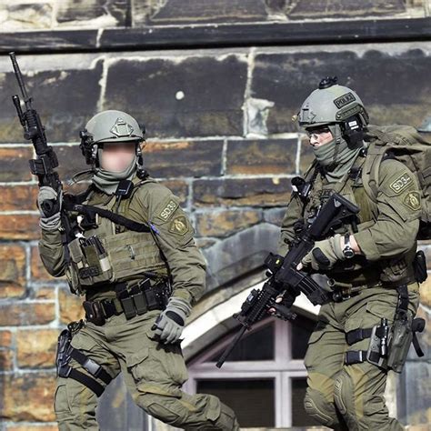 Multiple rcmp ert suburbans and an armoured vehicle responding through ladysmith to a suspected person barricaded with a. 1,615 Me gusta, 6 comentarios - OPERATORS ...