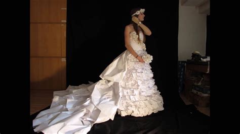 #annyaurora #fotos #texaspatti #hochzeitskleid #pic #kleid #brautkleid #braut #hochzeitsfotos dies hübsches carmen ausschnitt hochzeitskleid verfügt über einen herz ausschnitt mit spitze rücken. 3 A BAKIP Gruppe 2 Hochzeitskleid Schleppe - YouTube