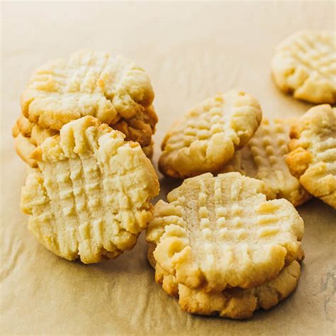 The best and easiest almond flour cookies. 9 Easy Keto Desserts - Simple Keto Desserts