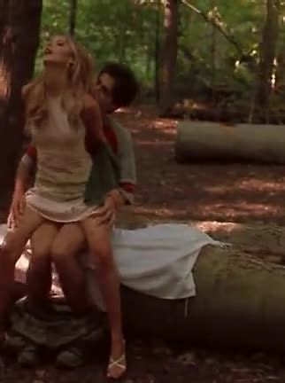 Nude Scenes Sarah Michelle Gellar In Harvard Man Gif Video Nudecelebgifs Com