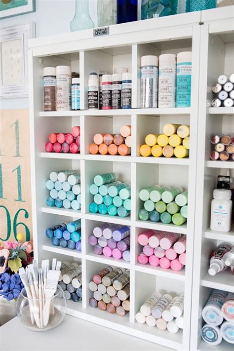 Craft room tour + organization hacks! Simple and Pretty Craft Organization from Thrifty Decor Chick