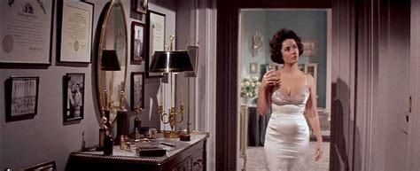 Elizabeth Taylor Nuda ~30 Anni In Venere In Visone