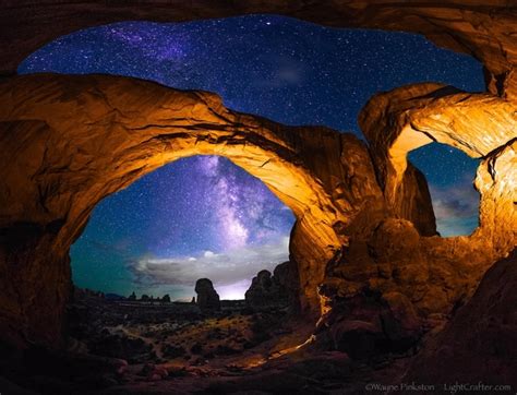 Har du besøgt lost world hotel? The Double Arch under the night sky Arches NP Utah photo ...