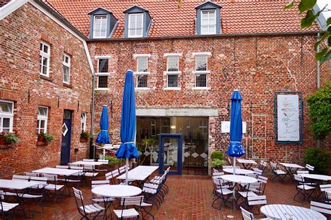 1, 0 miles from the center of greetsiel. Greetsiel - Krabben, Kutter & bunte Fischerdorf-Idylle auf ...