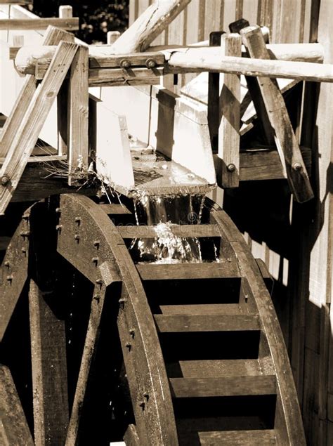 Vintage Water Mill Wheel Stock Image Image Of Mechanics 21225059
