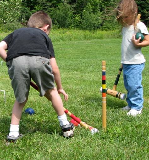 Ahora puedes hacer todas esas actividades. Juego del Croquet para jugar con los niños en el jardín ...
