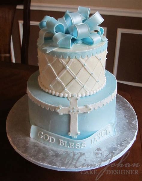 There were too many versions of mocha cake on the internet, but this recipe i tried was the one that really captures my heart maybe because based on the feed backs the cake was really delicious and taste likes goldilocks! Baby Boy Baptism Cake | Torta bautizo, Pastel primera ...