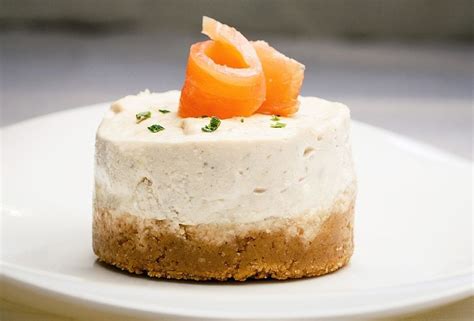 A quick and easy salmon mousse made with tinned salmon and mayonnaise. Tin Salmon Mousse Recipe / Salmon Gravadlax with Cheat's ...