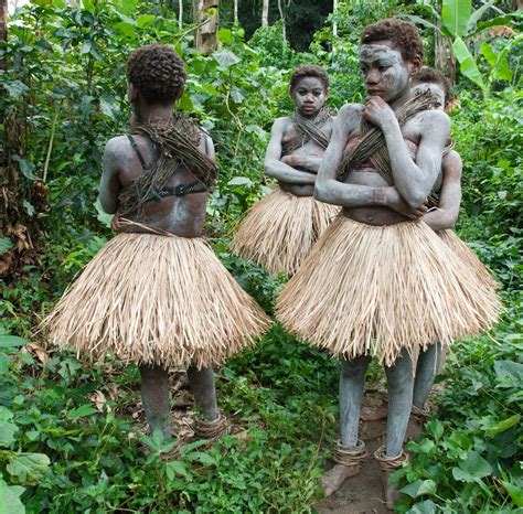 Mbuti Pygmy Girls Painted In Clay Bambuti Also Called Mbuti A Group