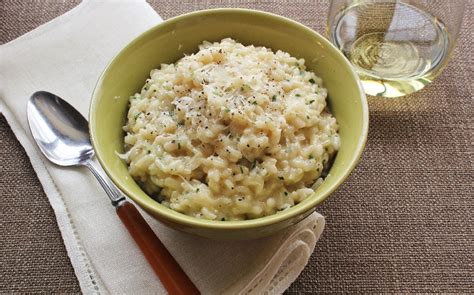 Risotto ai gamberi ricetta primo piatto facile e raffinato. Ricetta Risotto ai carciofi e gamberetti - Manjoo