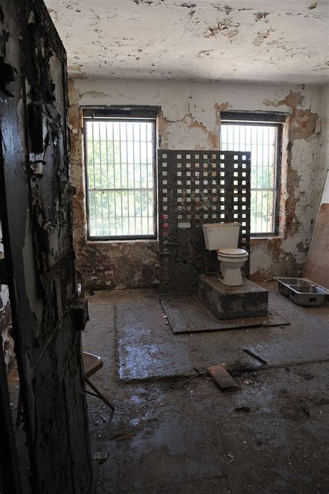 See Inside A 105 Year Old Abandoned Alabama Jail Bibb County County