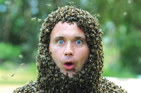 B Be Bee Beard Photo Wins Ag Communications Award Good Fruit Grower