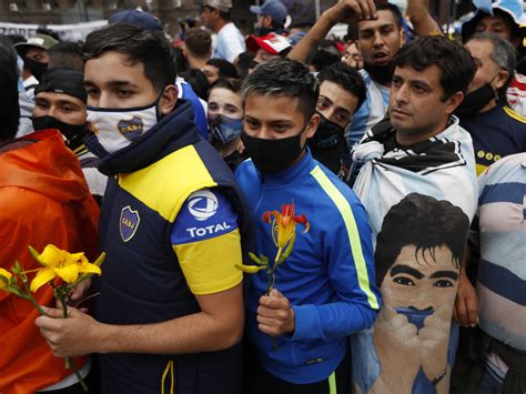 Diego maradona on the day of his presentation for ssc napoli, entering the san paolo stadium. 'Gracias Diego': Maradona's Fans Mourn Legendary Player's ...