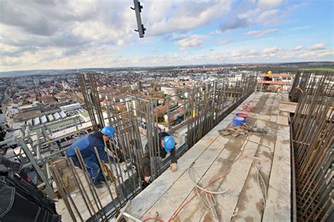 Auf dem gelände befand sich zuvor jahrzehntelang eine hotelruine, die im rahmen der. Der Gewa-Tower nimmt Gestalt an - Fellbach ...