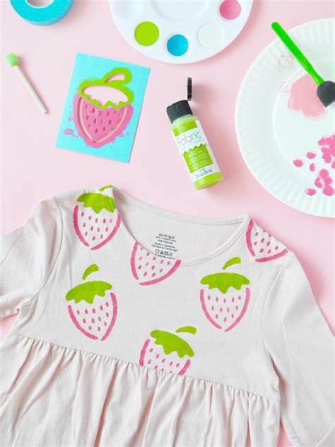 How To Stencil Clothes In 3 Ways Handmade Charlotte