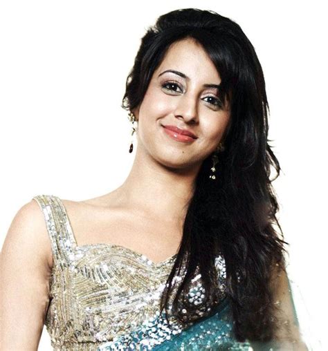 Beautiesinsarees Kannada Actress Sanjana In Saree Wallpapers