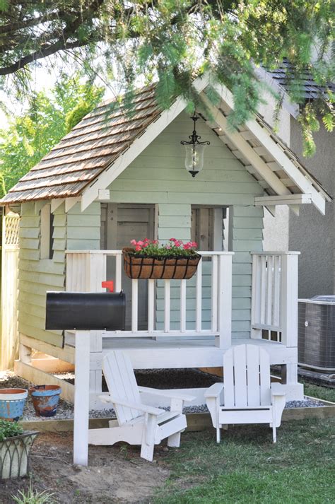 Many kids like to hang out at their friend's house in watching a movie. 20 Adorable Outdoor Playhouse Ideas for Kids That Are No ...