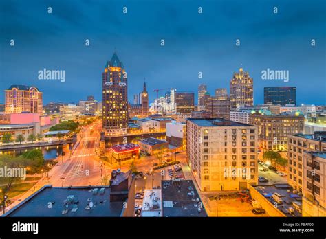Milwaukee Wisconsin Usa Downtown Skyline At Dusk Stock Photo Alamy