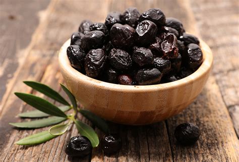 La préparation des olives noires