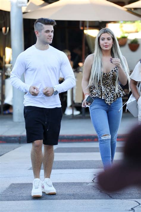 Brielle Biermann Shopping Candids With Her Friends At Il Pastaio In Beverly Hills 09 Gotceleb