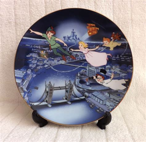 Disney Peter Pan Tinkerbelle And The Kids Collectable Plate Disney