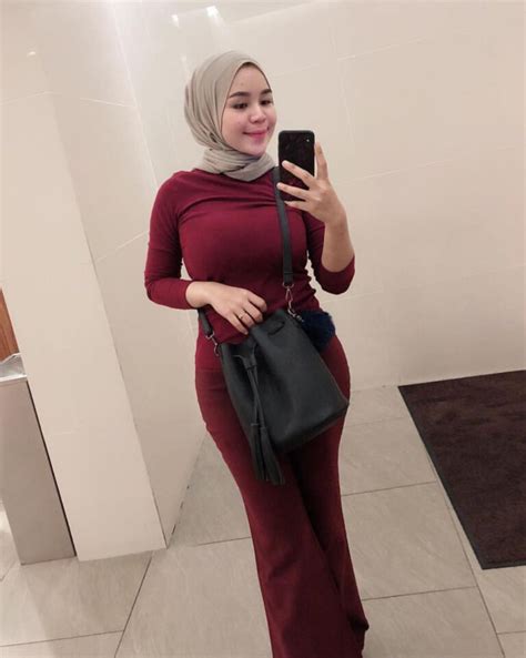 Fenomena Jilbab Ketat Trend Hijab Seksi Yang Penuhi Feed Instagram