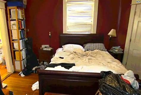 Today we're going to go a little deeper than my usual declutter tips and talk about why and how to purge your bedroom of things that have never even crossed your mind. Declutter Your Bedroom