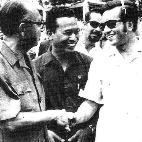 Tetap simak pembahasan berikutnya ya. Sebelum Maszlee, Tunku pernah letak jawatan kerana surat ...