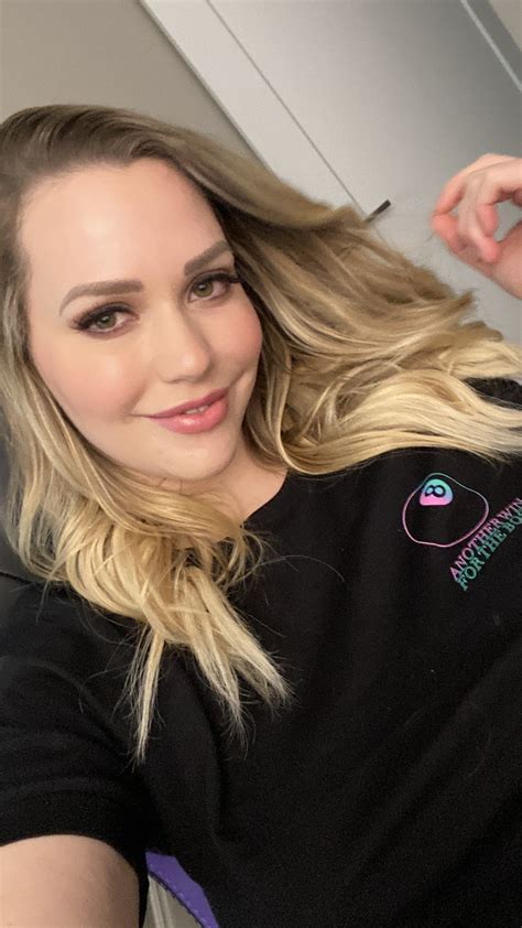 Tw Pornstars Mia Malkova Twitter Im On Todays Love Or Host Get In Here Pm