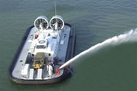 Hovercraft commerciale - 8000 TD - Griffon Hoverwork - militare